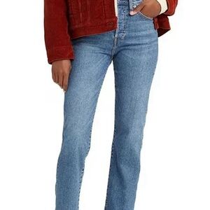 Levi’s women’s wedgie straight jeans. Size 32. EUC. Button fly.